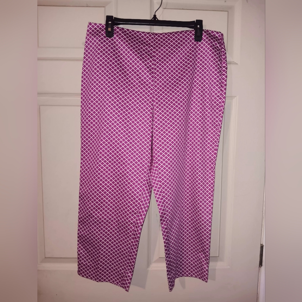 Talbots Pink and White Geometric Patterned Capri Pant Petite Womens Sz 12P
